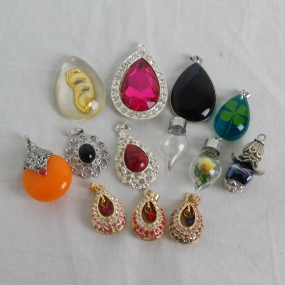 Unbranded Other - Teardrop Shaped (Mostly) Pendant Lot of 13 Shamrock Rhinestones Pea Pod Mustard